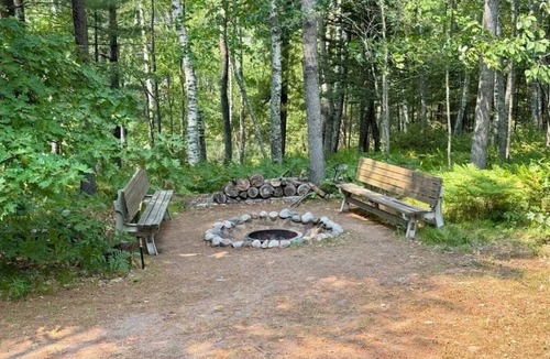 Conover House | FANTASTIC waterfront home-Sleeps 12! Close to trails with WiFi, AC, fireplace!