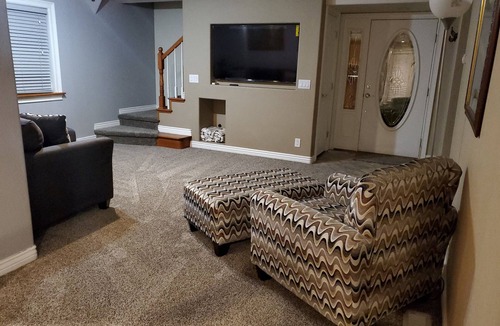 Todd Creek House | Farm House by River with trailer/RV parking(Pet Friendly including horses)