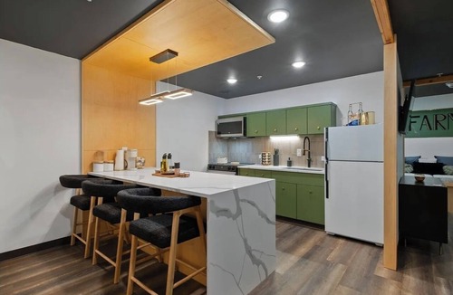 Downtown Omaha Condo | Farnam Midtown Condo 5J