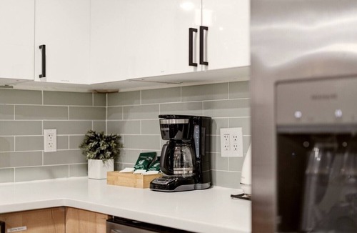 Applewood Villages House | Ferns & Foothills: Hot Tub/Backyard Games/Hub location 20 min to DT Denver