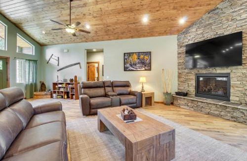 Pinetop House | Fire Pit + Deck: Airy Cabin Near Pinetop Lakes
