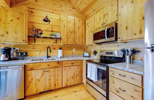 Hidden Lake Cabin | Fishful Thinking Cabin