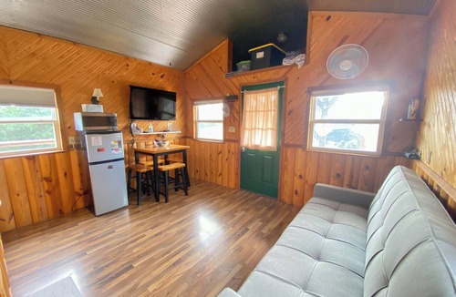 Fairport Cabin | Fishing Pond & Treehouse: Tranquil Maysville Cabin