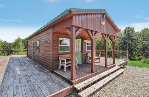 Fairport Cabin | Fishing Pond & Treehouse: Tranquil Maysville Cabin