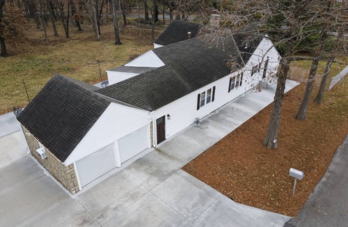 North Kansas City House | Flagship Park - 10 Mins to Everything!