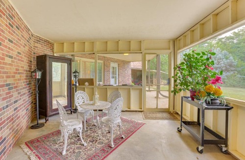 Fort Calhoun Apartment | Fort Calhoun Home w/Screened Porch + Playground!