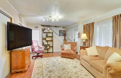 Fort Calhoun Apartment | Fort Calhoun Home w/Screened Porch + Playground!