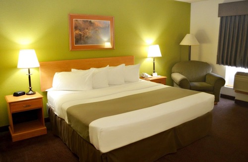 Russell Hotel | Fossil Creek Hotel And Suites