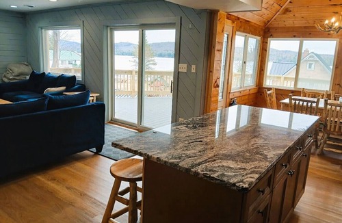 Town of Webb Cabin | Fourth Lake Getaway Lodges ~ Sunnyside Lodge