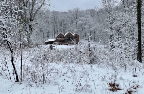 West Kill House | Fox & Quail: views, pond, hot tub, hike, ski, swim