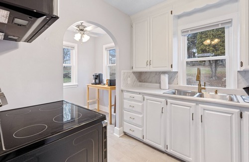 Aksarben - Elmwood Park House | Frances. Cozy pet friendly home.
