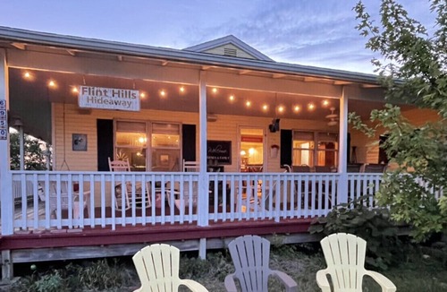St. George House | FREE cleaning w/ min 3 day stay in June! 10-acres hot tub! Sleeps 15. Clean Fun!
