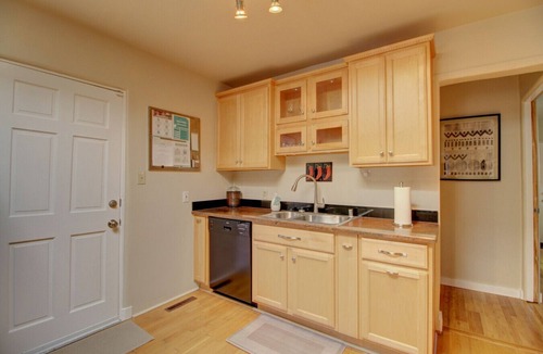 Nob Hill House | Freshly Refurbished Nob Hill Home