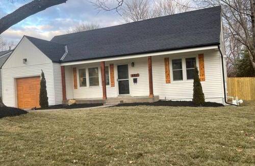 Westwood House | Freshly-remodeled, dog-friendly Westwood charmer!