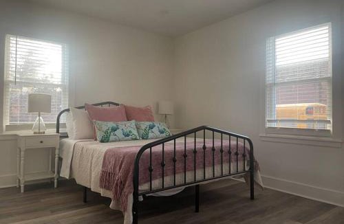 Westwood House | Freshly-remodeled, dog-friendly Westwood charmer!