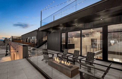 People's Freeway Hotel | Friend Bunk Room at evo Hotel, Free Parking & Dog-friendly