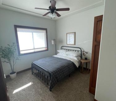 Sioux Falls House | Friendly Falls Staycation
