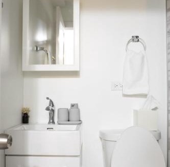 Pilsen Apartment | FRONTDESK Bright 3 BR Apt near Soldier Field