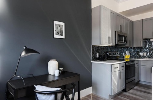 Near Southside Apartment | FRONTDESK Revitalized 1 BR Apt near City Museum