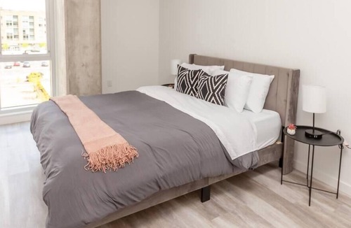 Central Business District Apartment | Frontdesk | Spacious 1 BR in Business District