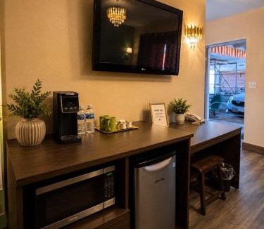 Lander Hotel | Frontier Lodge