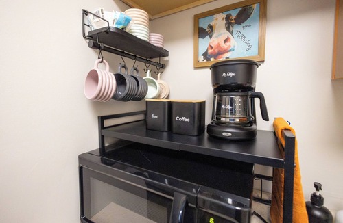 Grandview House | Full clean 3-bedroom house close to stadiums and pet friendly!
