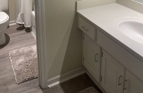 Waldron House | Full House Best Location in Kansas City ! Close to airport and down town.