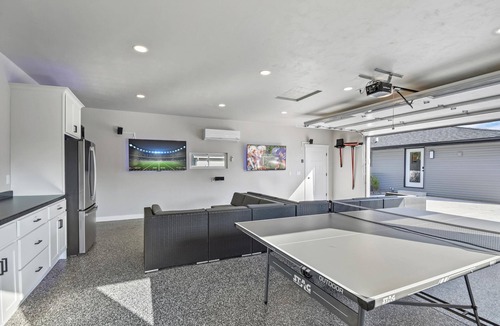 Green Bay House | Full Remodel Steps to Lambeau Titletown Resch