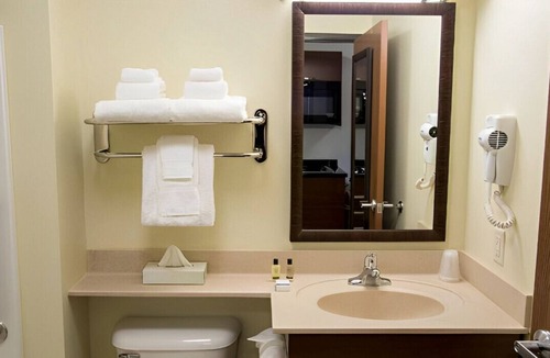 Council Bluffs House | Fully Furnished Room Close to the Omaha Zoo