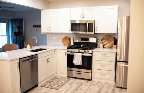 Overland Park House | Fully renovated 4 bedroom home in Downtown Overland Park!
