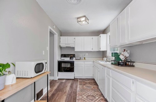 Prairie Village House | Furnished 3BR Ranch 30-Day Stay Pet Friendly Fenced Yard + Cozy Electric Fireplace