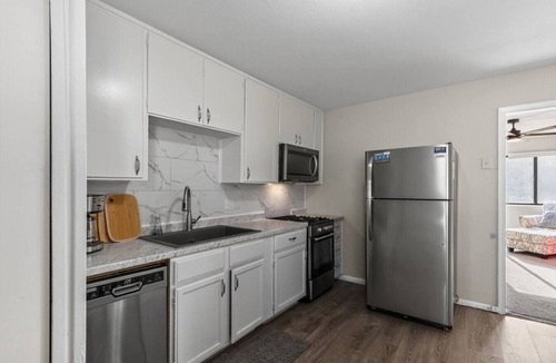 Waldron Apartment | Furnished Crew Stay 30 Day Apt Near Arrowhead