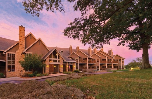Hanover Condo | Galena | Relaxing Nature Retreat | Pool + Hot Tub