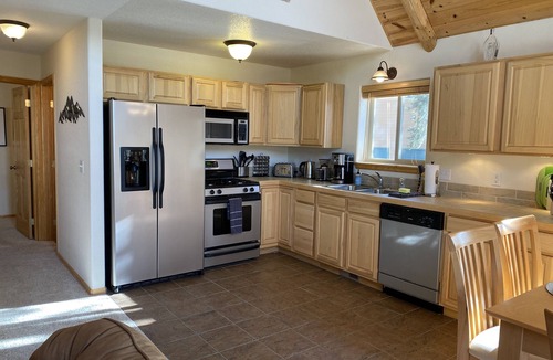 Fairplay Cabin | Game Room w/Pool Table, Mtn Views, Pet-Friendly, Starlink WiFi