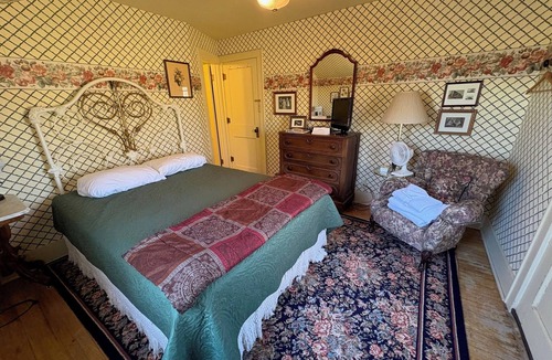 Coon Rapids House | Garden Terrace Room in the Historic Garst Farmhouse at Whiterock Conservancy