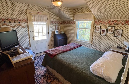 Coon Rapids House | Garden Terrace Room in the Historic Garst Farmhouse at Whiterock Conservancy