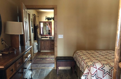 Kremmling Cabin | Glamping Tipi + Cabin/Bunkhouse - dog friendly - no Pot
