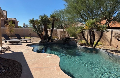 Maryvale Village House | Glendale Entertainment District State Farm Sox Dodgers NASCAR 3 bed home