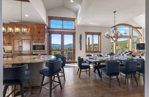 Three Peaks House | Golden Eagle Lodge - Golf, Mtn Views, Hot Tub