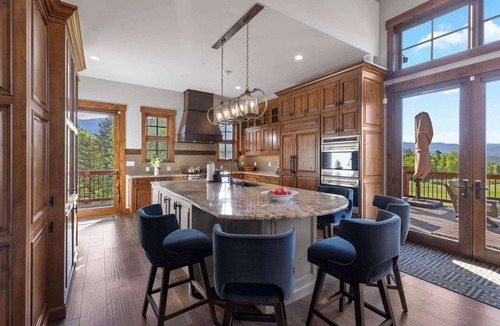 Three Peaks House | Golden Eagle Lodge - Golf, Mtn Views, Hot Tub
