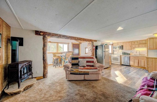 Saddlestring House | Gone Fishin' | Private Hot Tub, BBQ & Garage Lounge | Pet-Friendly Mountain Hideaway in Story, WY | 3 Bed, Sleeps 6 | 20 Min to Sheridan