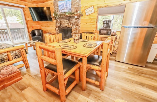 Estes Park Cabin | Gorgeous 2-Bedroom Modern Rustic Cabin with Views Cabin 1