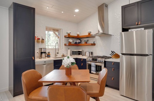 Angel Fire Cabin | Gorgeous Cabin in the Woods, King Bed, Fire Pit, A/C
