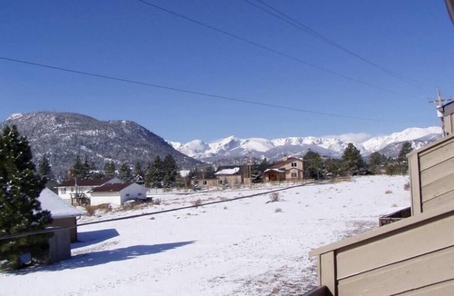 Estes Park Condo | Grand Estates-Spacious Two-Level Condo with Spectacular Views Near Lake Estes