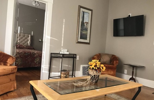 Fairbury Bed & Breakfast | Grayhouse Inn - Room #1