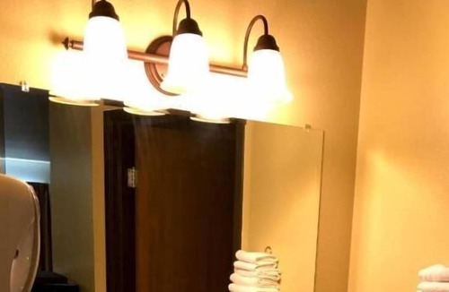 Kellogg House | Great Location! Budget-friendly Property, Pets Allowed, Near Staff House Museum!