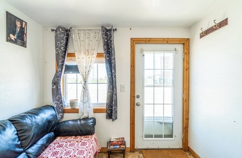 La Crosse Hotel | Green Acre Motel by OYO Near Rush County Airport