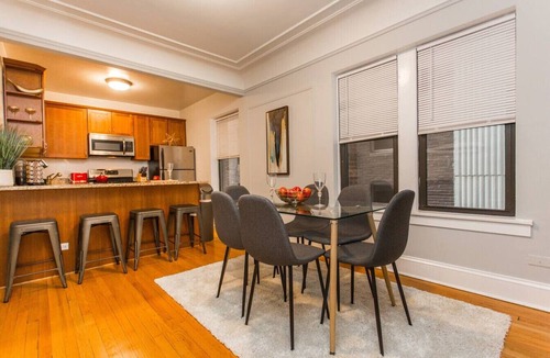 Streeterville Apartment | Guild #1 | Gold Coast Mag Mile Best Location
