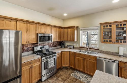 Gypsum House | Gypsum Summer Retreat - 3BR Home Near Trails & Golf