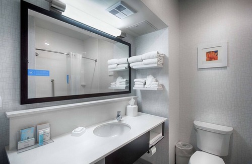 Salina Hotel | Hampton Inn Salina